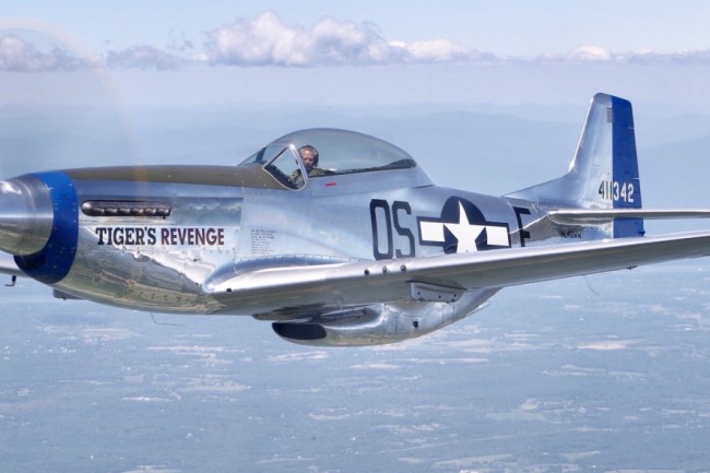 P-51 Survivor 44-12858 N451WW